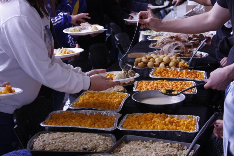 Taft High Foods class Thanksgiving meal being served