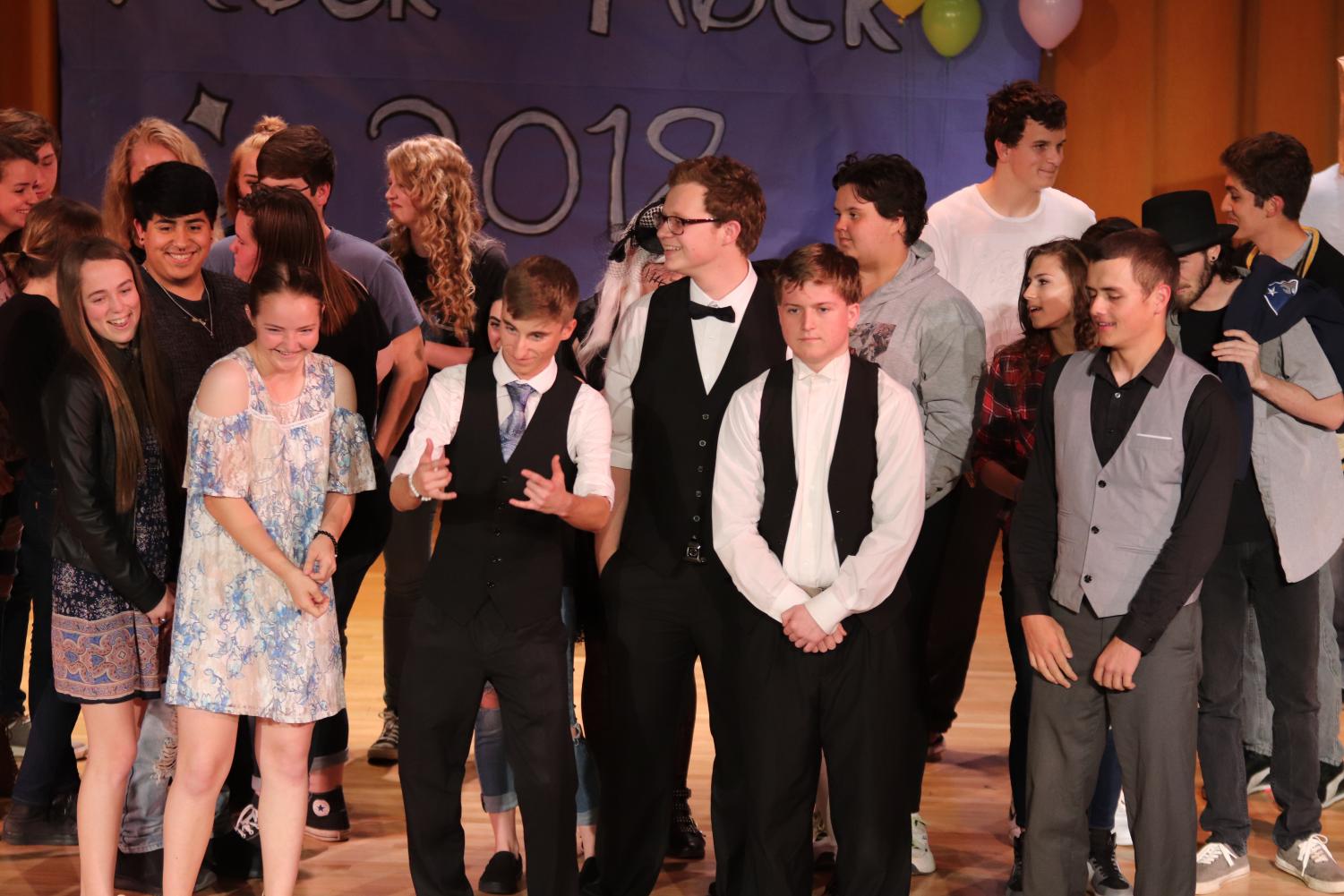Members of the Jazz Band accepting first place. Vocalist: Raygan Wescott
Trumpets: Dawson Lopez and Kylie Campbell
Saxophone: Dennis Posey
Drum set: Tanner Ashmore
Bass Guitar: Nathaniel Morris
