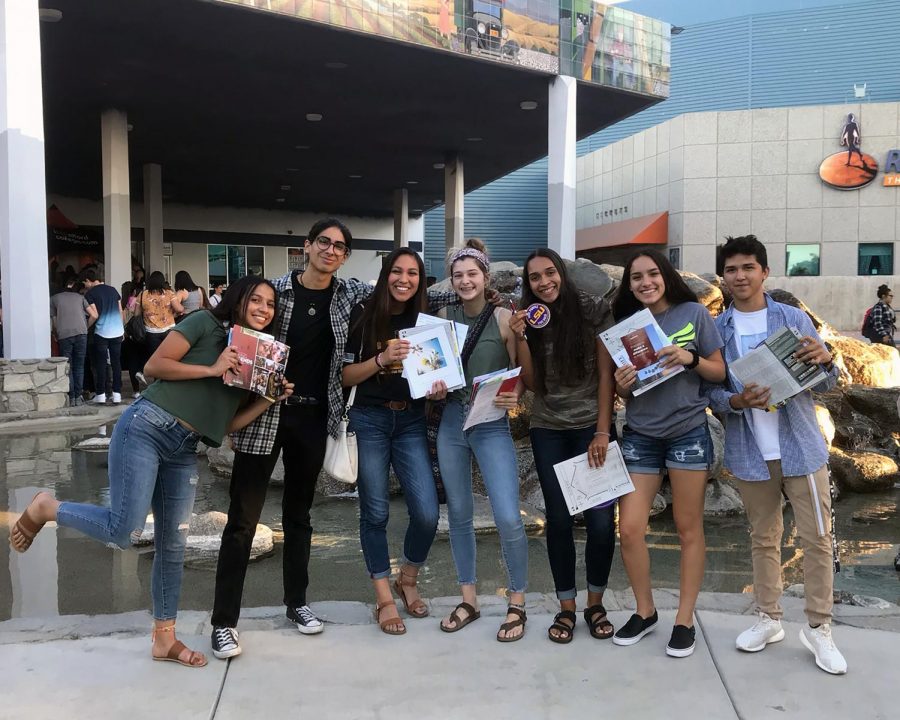 College Night hosted a few of our very own wildcats. Seniors, Magali Rodriguez, Miguel Toro, Millie Reynoso, Rylea Summitt, Cherise Strong, Mariah Nevarez, DAngelo Armenta all posed for a picture after visiting all the booths at the event. They are posing with flyers for different colleges they are interested in attending.