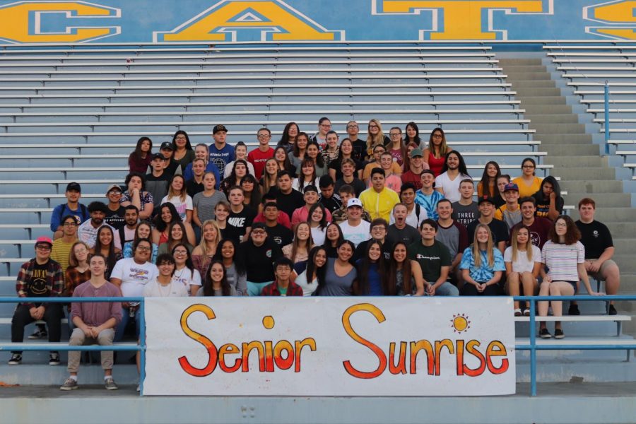 Seniors+took+a+group+photo+to+commemorate+the+beginning+of+the+school+year+and+reflect+on+the+year+ahead.