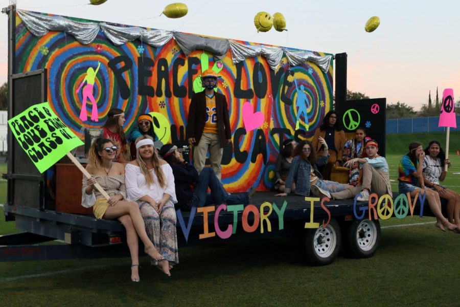 The senior class keeping it groovy with their second place win. The 70s has never looked better.