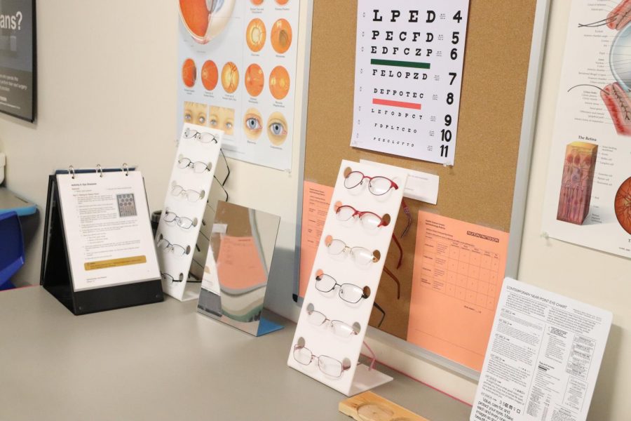 One of the many modules exposing students to all the different career opportunities there are in the medical field located in the healthcare classroom. This is the ophthalmology module.